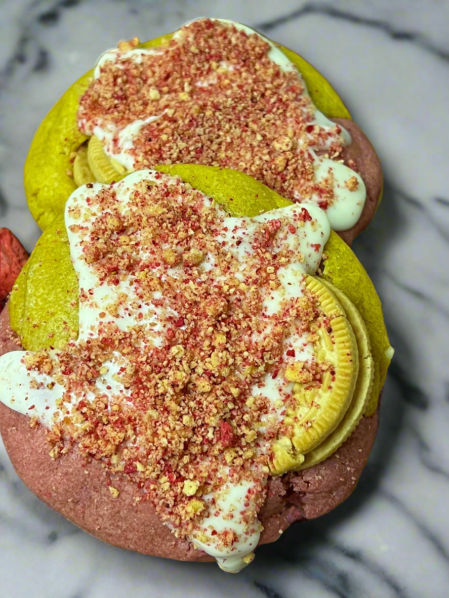 Strawberry Lemonade Crunch Cookies